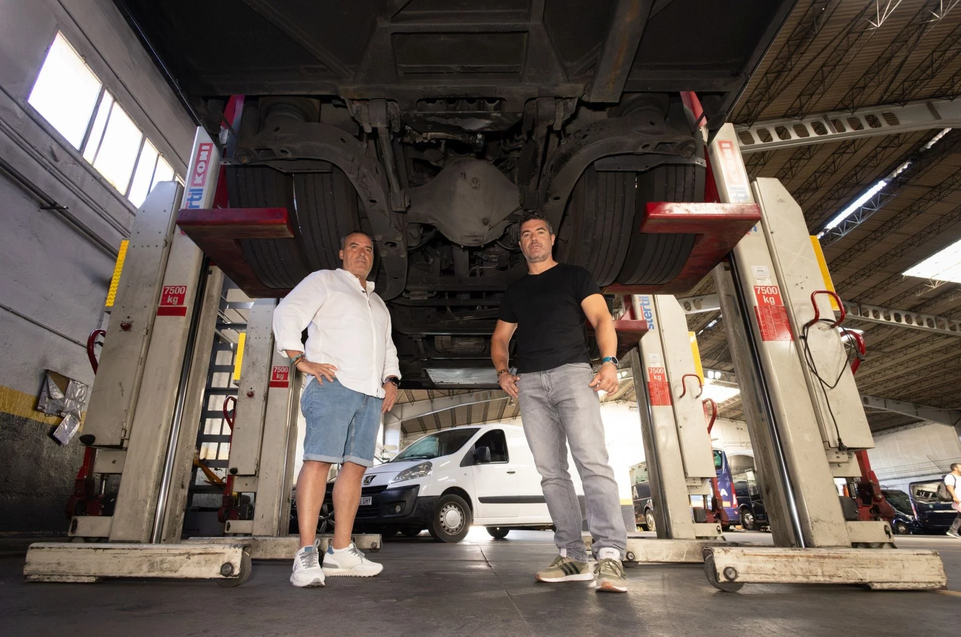 Los conductores del bus del Real Valladolid en el que se coló un menor marroquí: «Pensábamos que Latasa nos estaba vacilando»