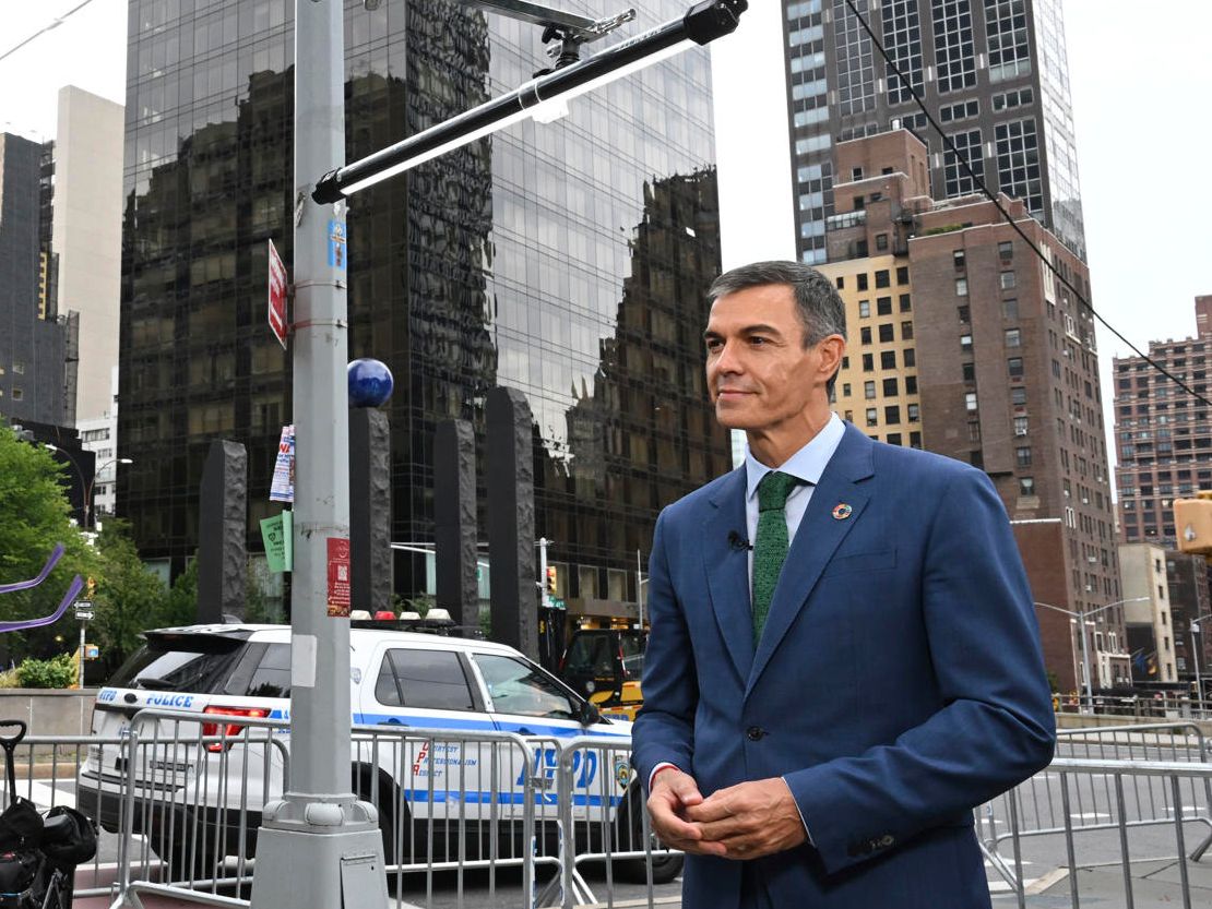 Sánchez recibe otro revés de la UE y busca la foto con Mamdani mientras Trump y la OTAN se reconcilian sobre Groenlandia