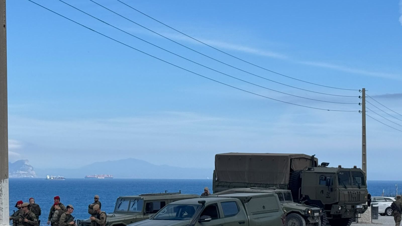 El Ejército refuerza su presencia en la frontera de Ceuta ante la sospecha de un nuevo asalto el día de elecciones en Marruecos