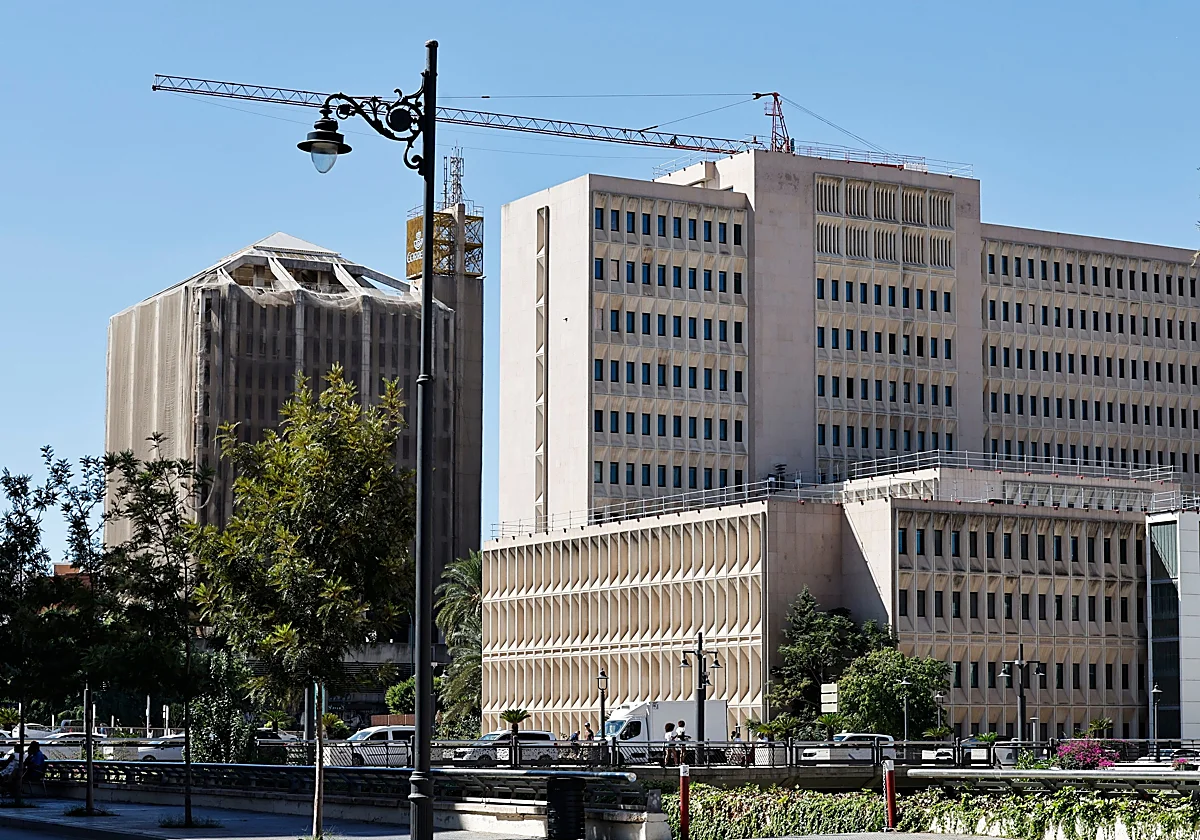 Paralizada la obra millonaria para rehabilitar el edificio de Hacienda en Málaga, cerrado en 2019