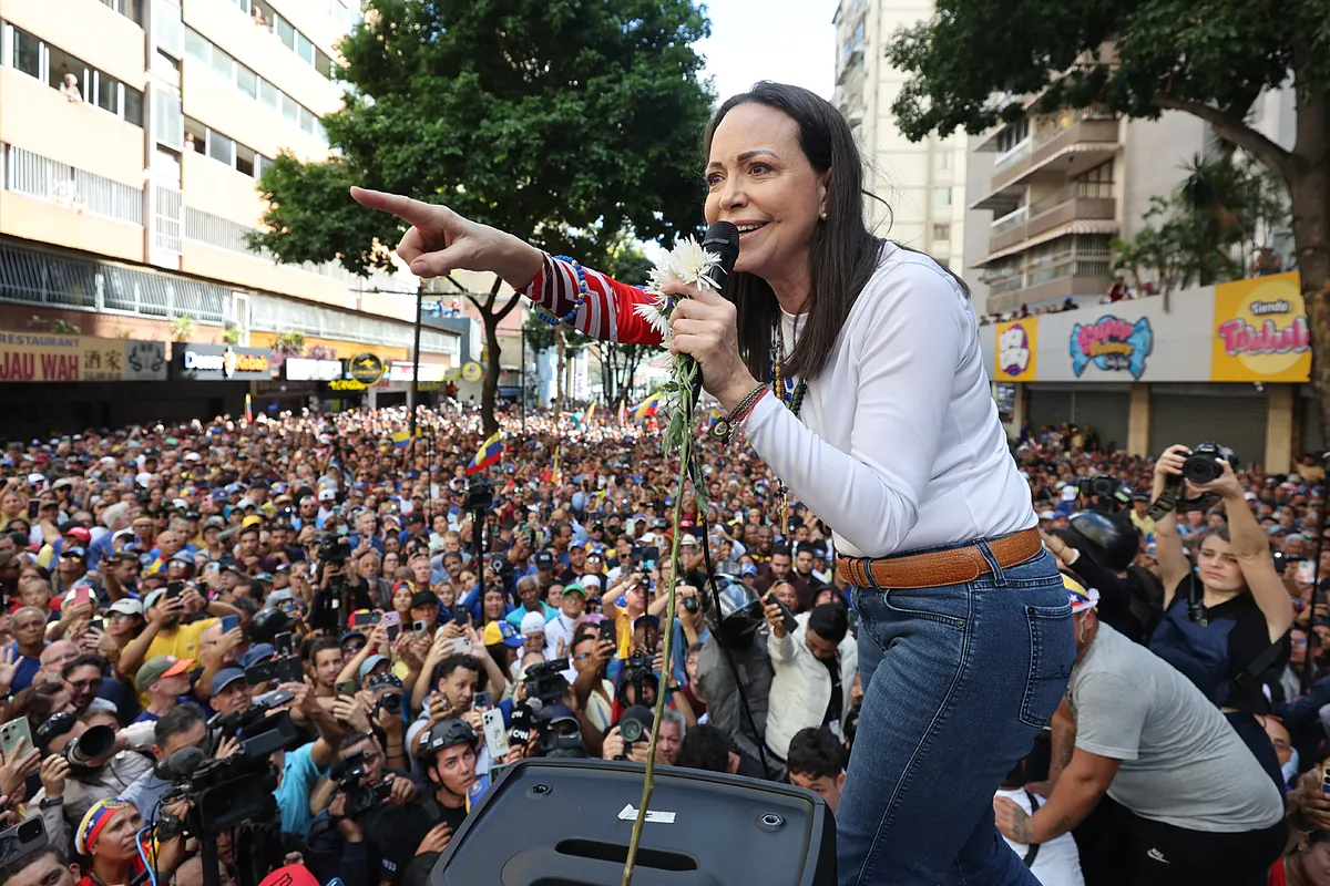 Machado anuncia que ha llegado "la hora de la libertad" para Venezuela