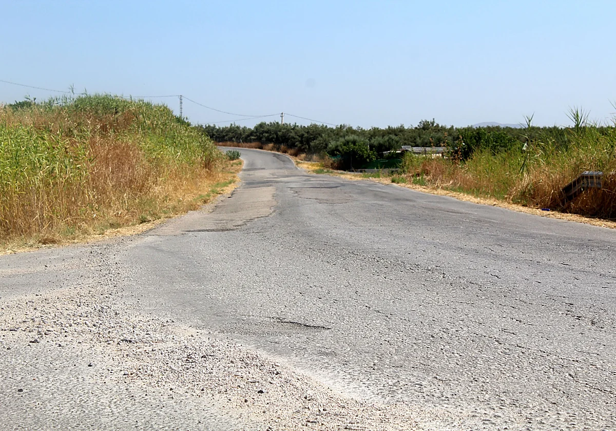 Villa del Guadalhorce ve por fin arrancar la mejora de una carretera castigada durante años