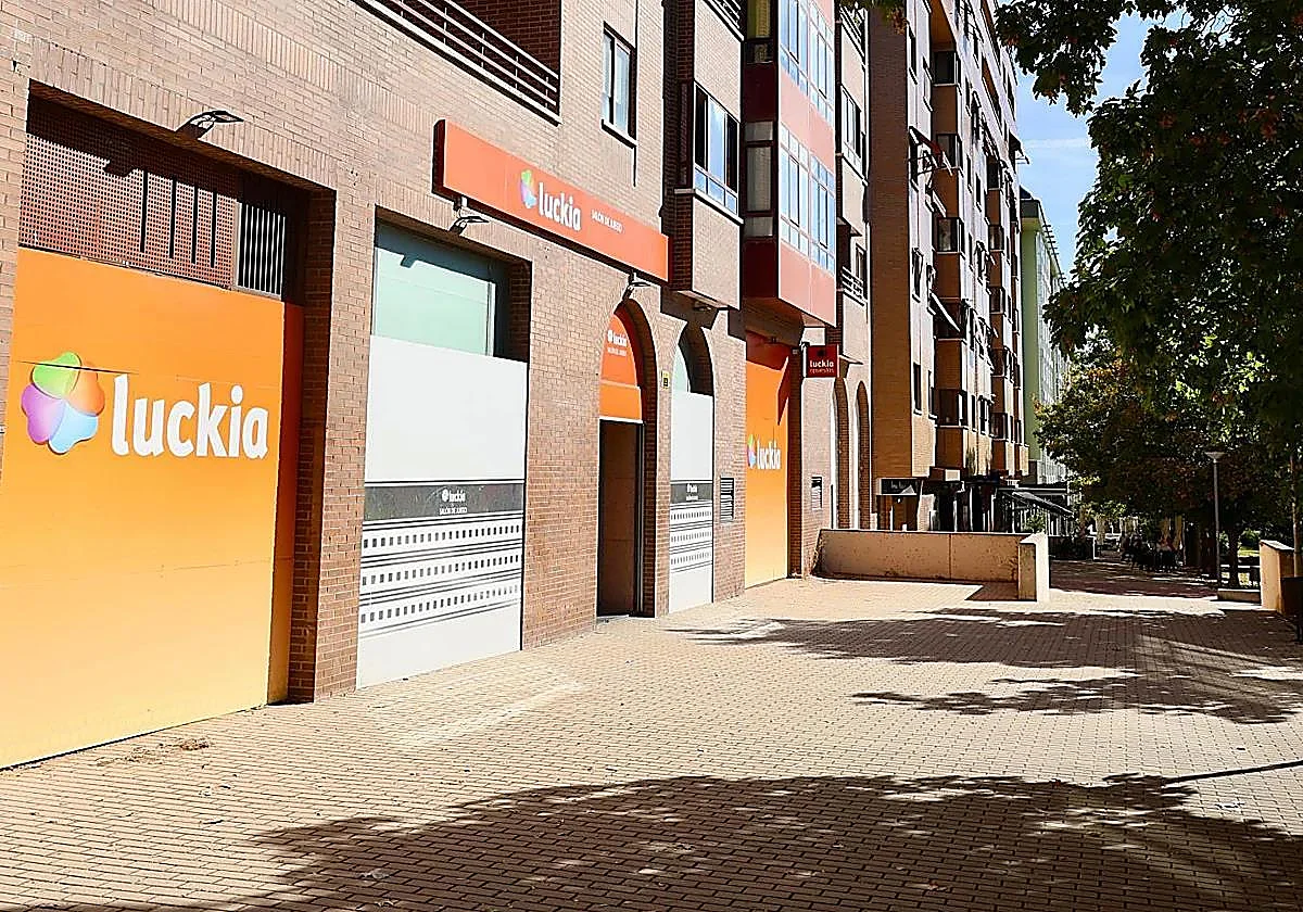 Roban a punta de cuchillo casi 15.000 euros en un local de apuestas de Valladolid