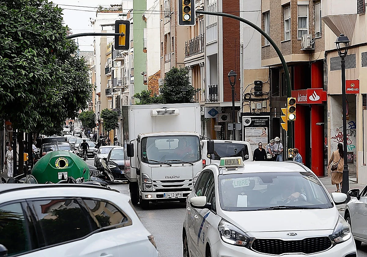 La reforma de la Calle Victoria empezará tras Semana Santa: perderá los aparcamientos para ganar en anchura