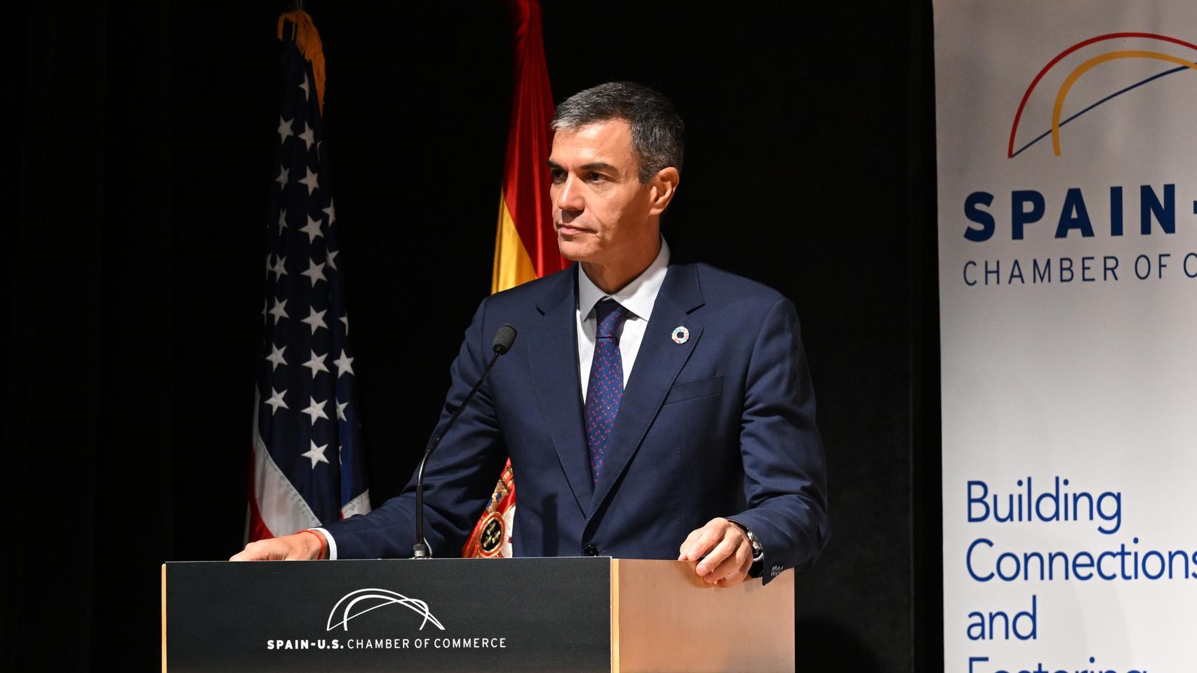 Ministros y líderes del PSOE piden a Sánchez que rompa con Zapatero por quedarse las joyas de Abdalá que debió entregar