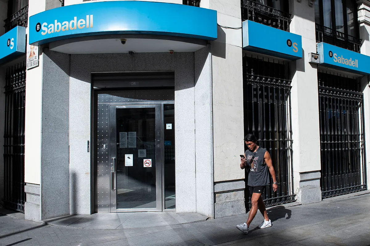 BNP "deja de ponerse de lado" en Sabadell y eleva un 23% su valoración