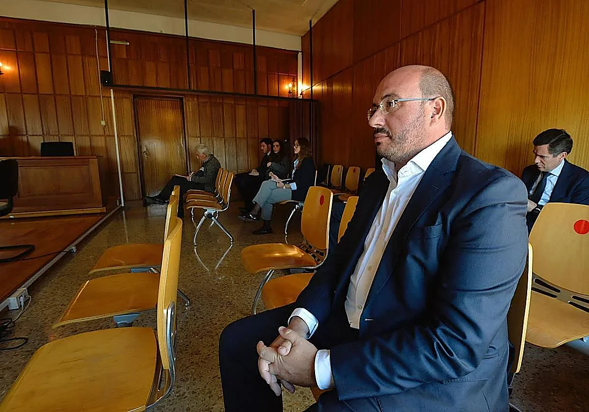 El Supremo condena a tres años de cárcel al expresidente de Murcia por un caso de corrupción