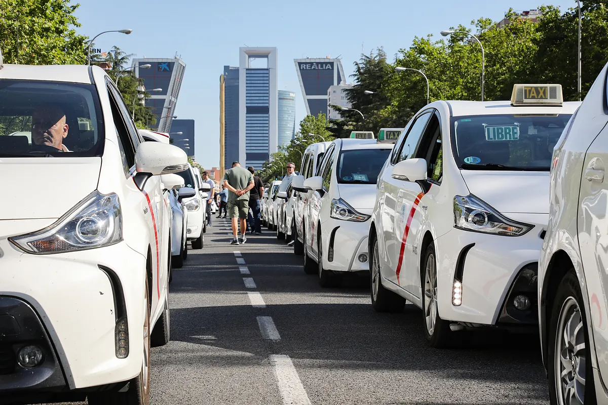 El taxi le gana la batalla a Cabify y le arrebata el contrato para el transporte de RTVE