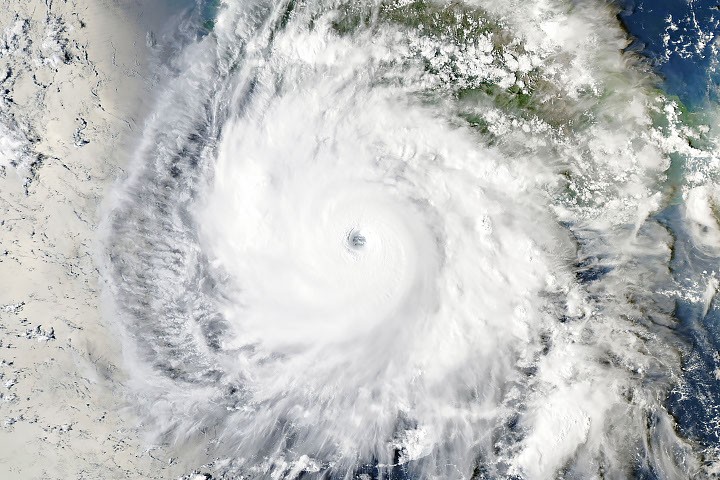 Explosive Intensification for Hurricane Polo