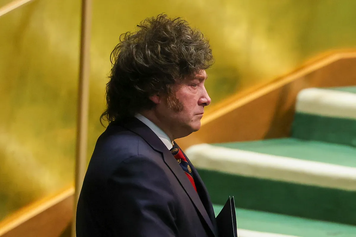 Milei acusa a Sánchez de "traicionar a su propio pueblo" por su política migratoria