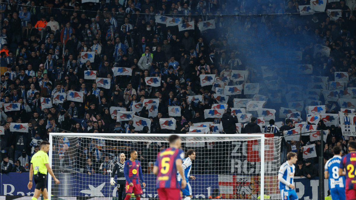 Cartulinas de ratas en el minuto 13 para Joan García