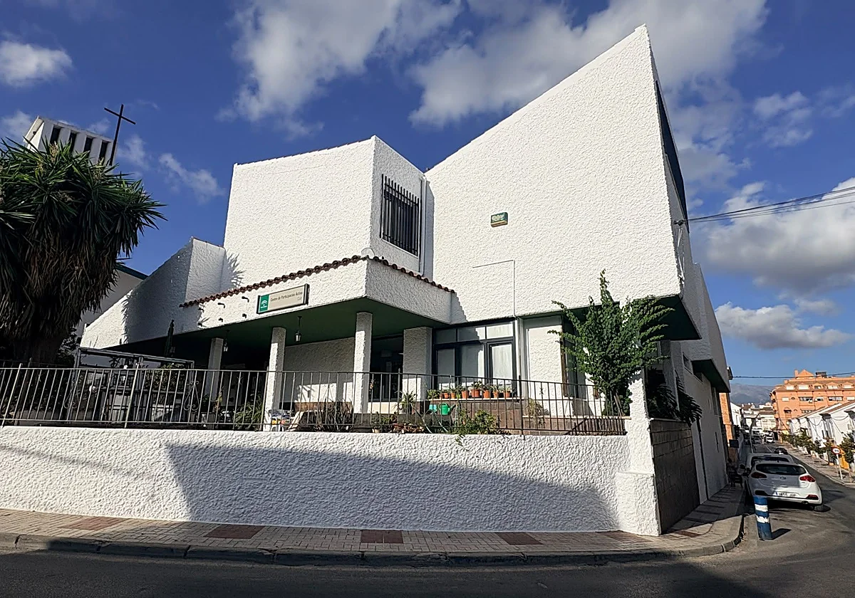 Cerca de 3.800 mayores de Coín recuperan su centro tras una remodelación integral