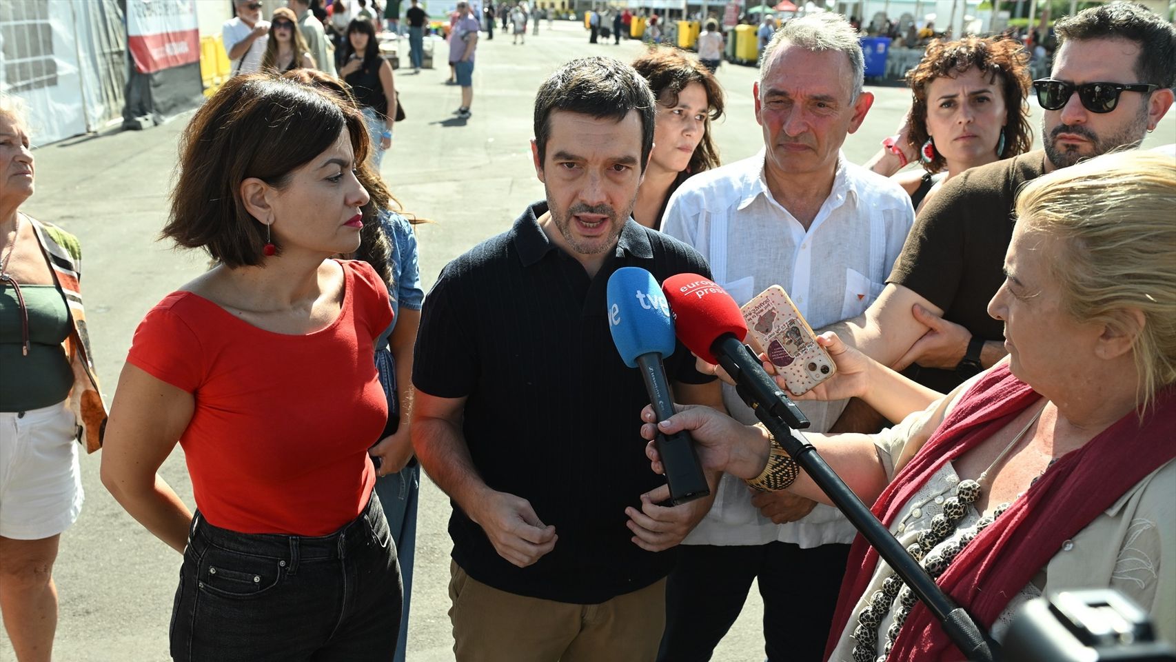 Sumar amenaza a Sánchez con no acudir al Consejo de Ministros del martes si no se aprueba el 'decreto Maricarmen'