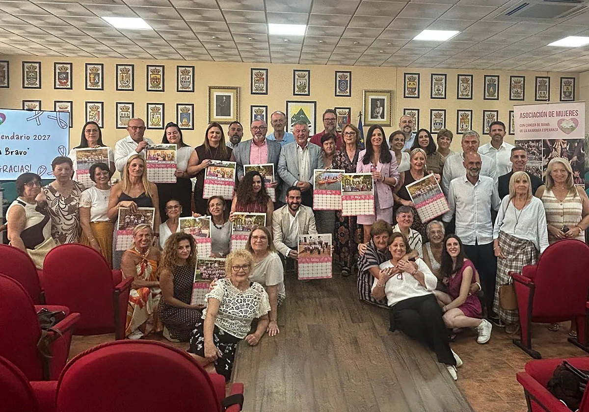 La Viñuela protagoniza el calendario solidario 2027 de la asociación Esperanza contra el cáncer