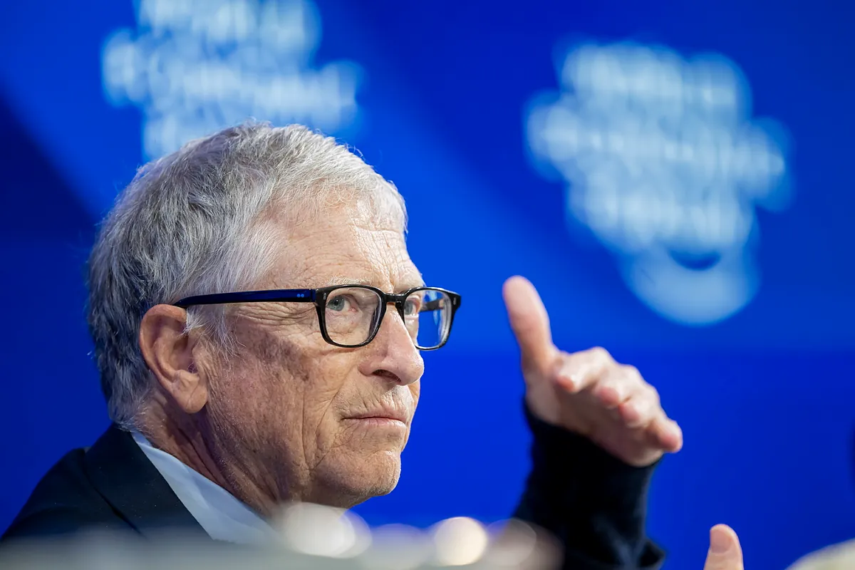 Bill Gates advierte que la IA sin control podría causar "1.000 millones de muertes"