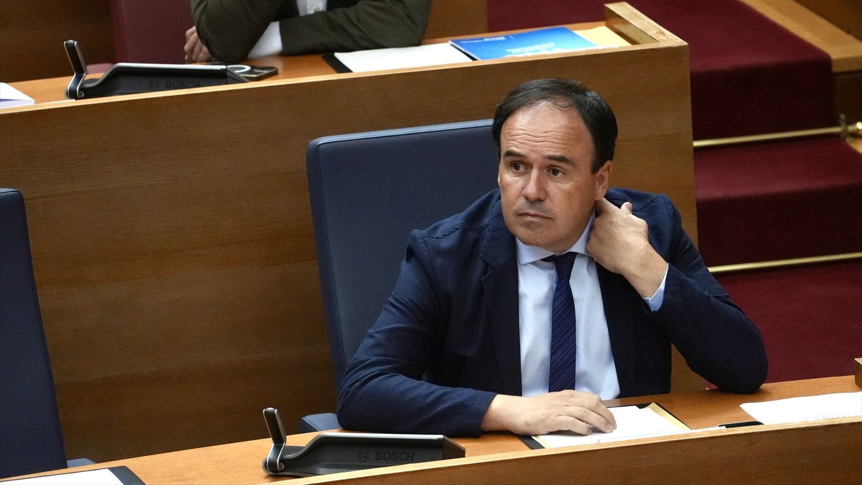 Pérez Llorca llega a su primer Debate de Política General sin ser ratificado por Feijóo, pero en modo candidato