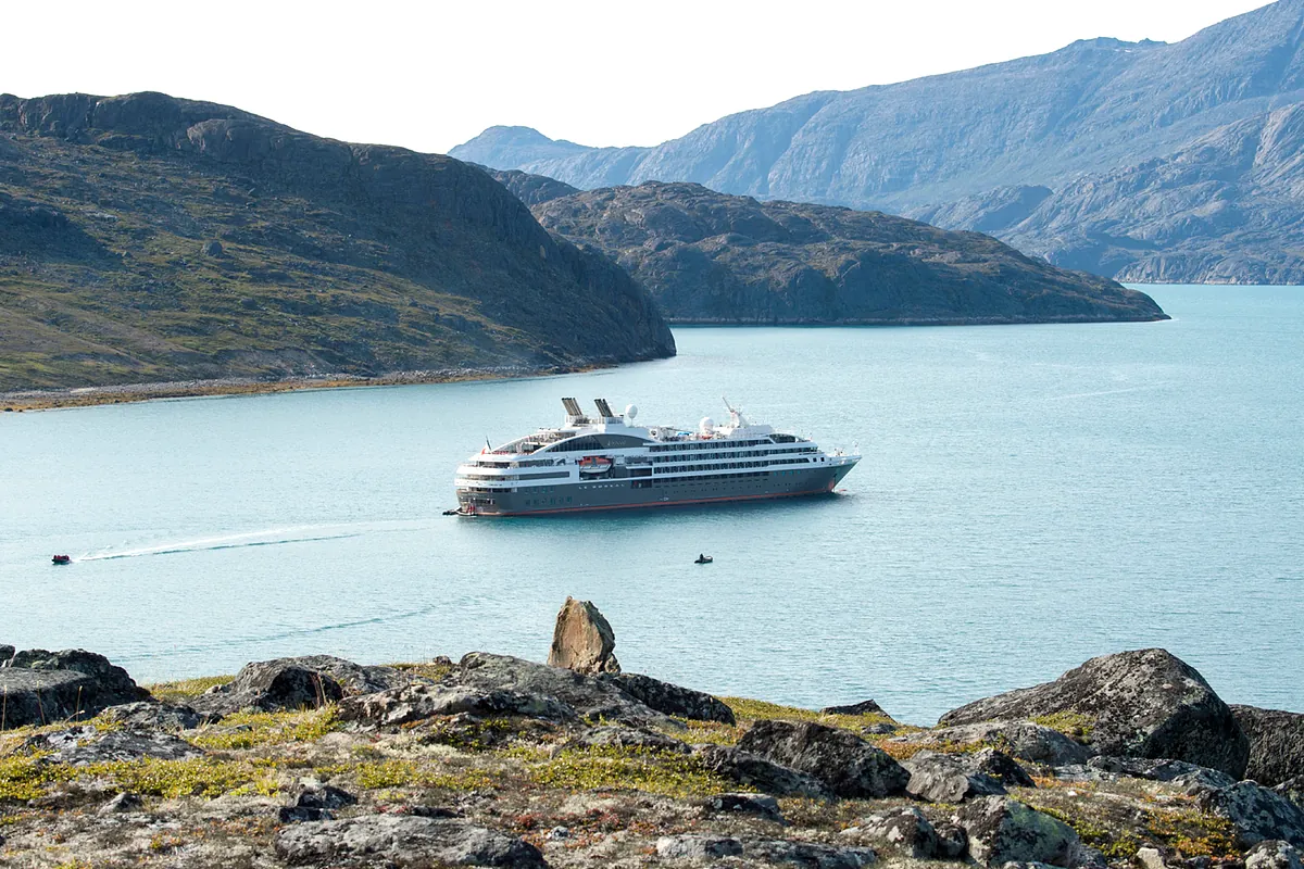 Un recorrido por Islandia a bordo de un barco de exploración de la naviera Ponant