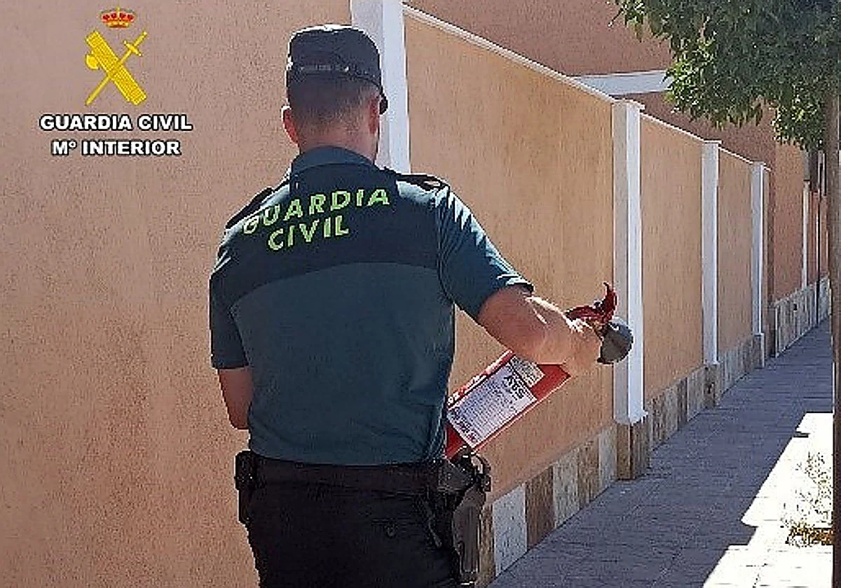 Prende fuego a una casa con una familia dentro en Huércal-Overa, en Almería