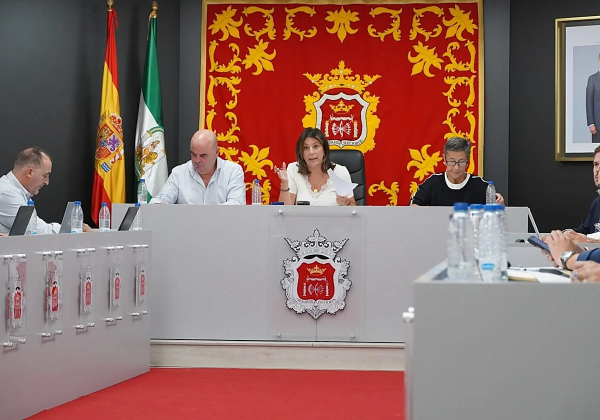 Los autobuses urbanos de Ronda pasan a manos municipales tras casi un año de trámites