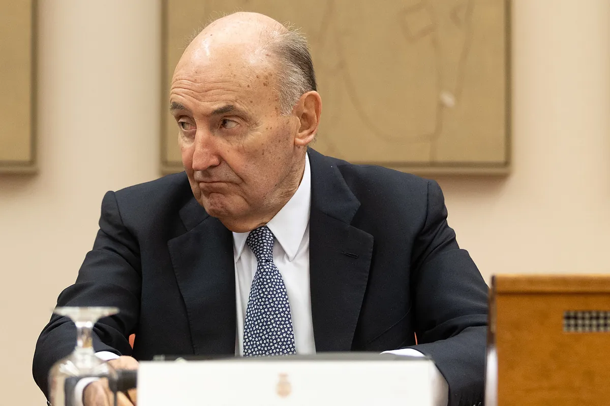La defensa de Andic pide que declare Miquel Roca por el proyecto de fundación