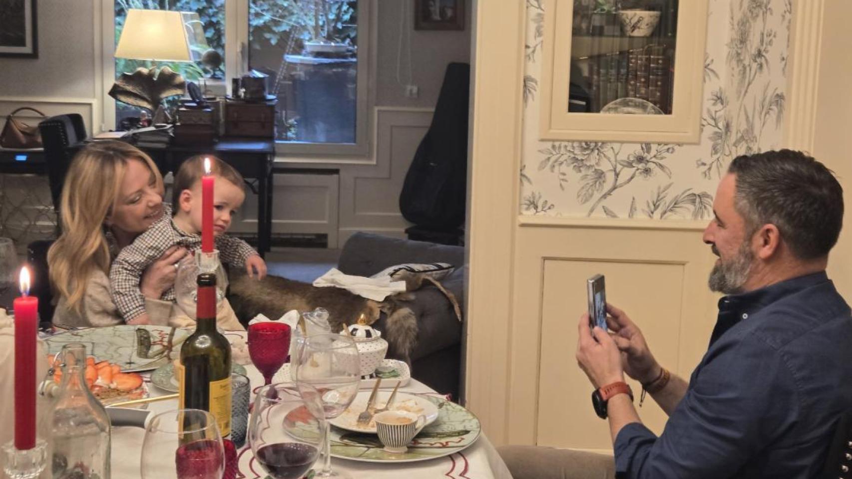 Abascal desvela que ha recibido a Meloni en su casa en Año Nuevo tras romper con ella en el Parlamento europeo