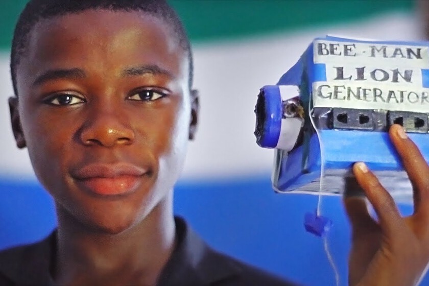 Un niño de Sierra Leona comenzó a recoger chatarra para fabricar su propia batería. Lo que logró lo llevó directo al MIT con 15 años