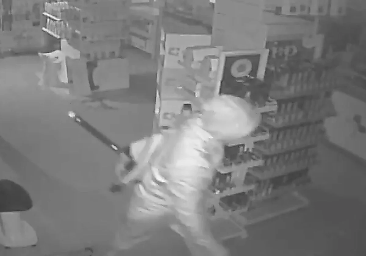 Violento, nueve identidades distintas y 21 años delinquiendo por Europa: arrestan a un ladrón tras atracar una farmacia en Valencia