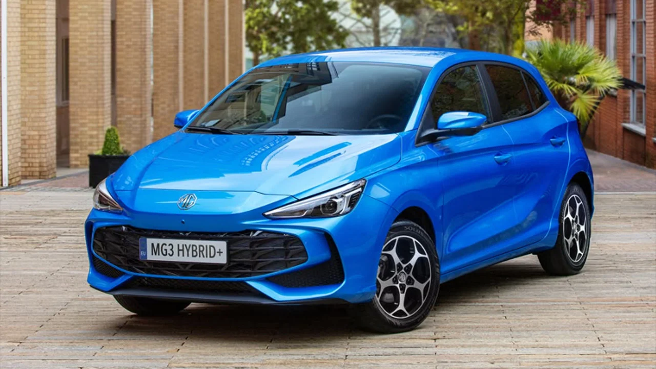 MG mejora el híbrido del MG3 para plantar cara al Sandero: la gama arranca en 13.990 €