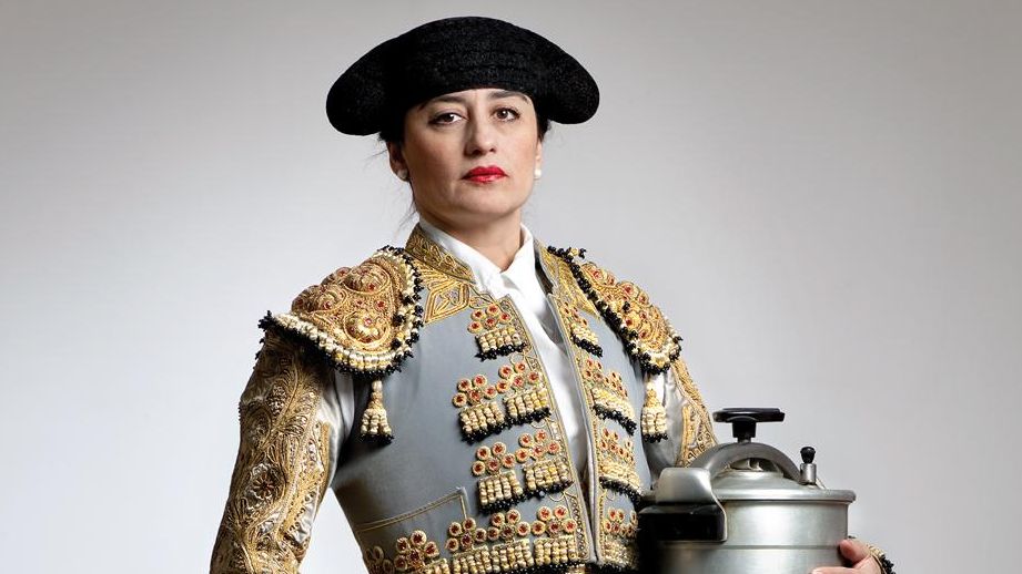 Pilar Albarracín, la 'performer' que cuestiona los clichés de "lo español", Premio Nacional de Artes Plásticas