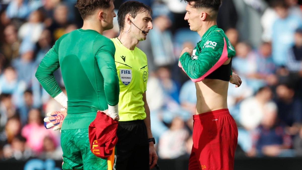 La lesión de Agirrezabala deja la portería del Valencia en vilo, pendiente de Dimitrievski