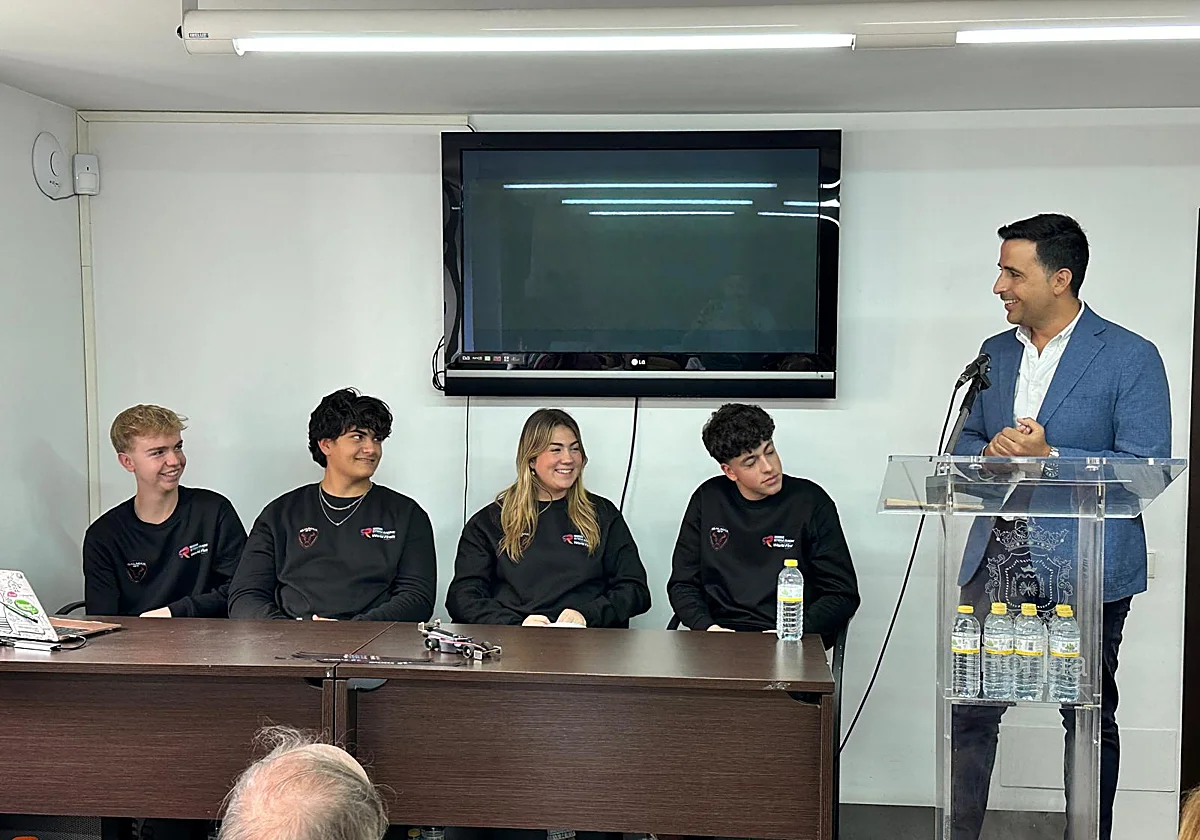 De Ronda a Singapur: siete estudiantes compiten en un certamen de innovación tecnológica vinculado a la Fórmula 1