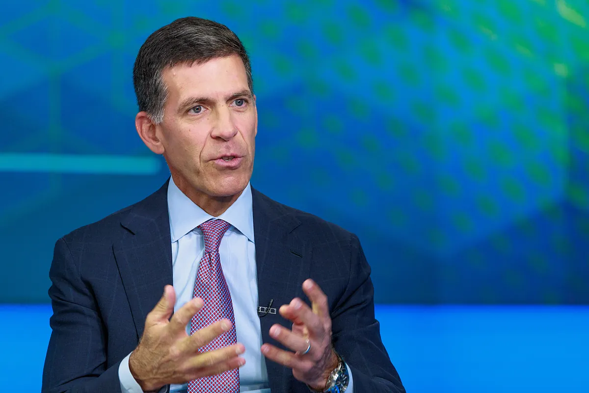 Goldman Sachs debate un plan sucesorio para nombrar CEO a John Waldron