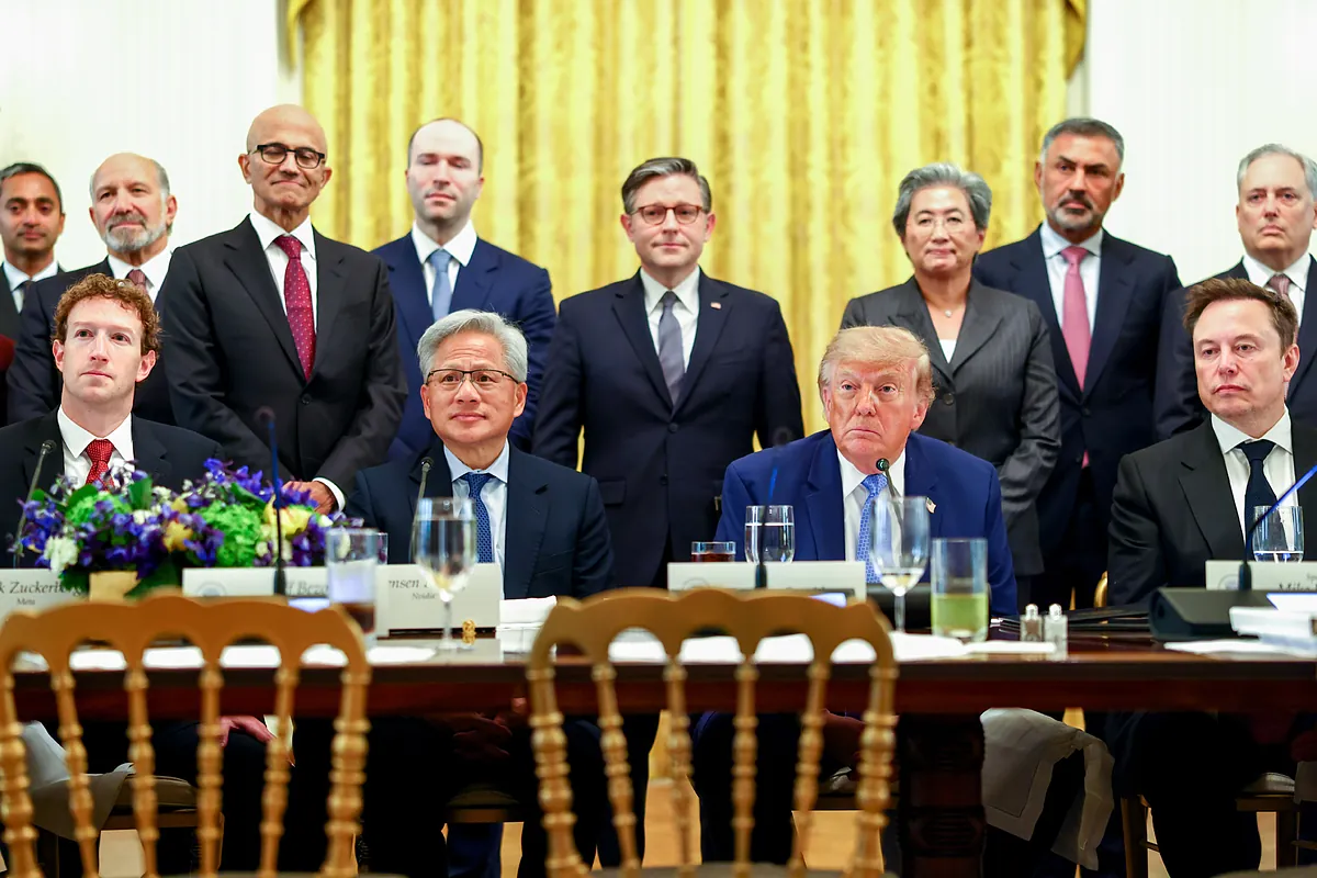 Trump reúne a los líderes de la IA para apostar por la autorregulación del sector