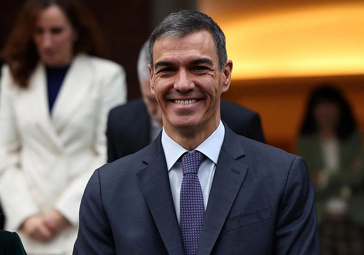 Sánchez condena «la violación de la legalidad internacional en Venezuela» en una carta a la militancia del PSOE