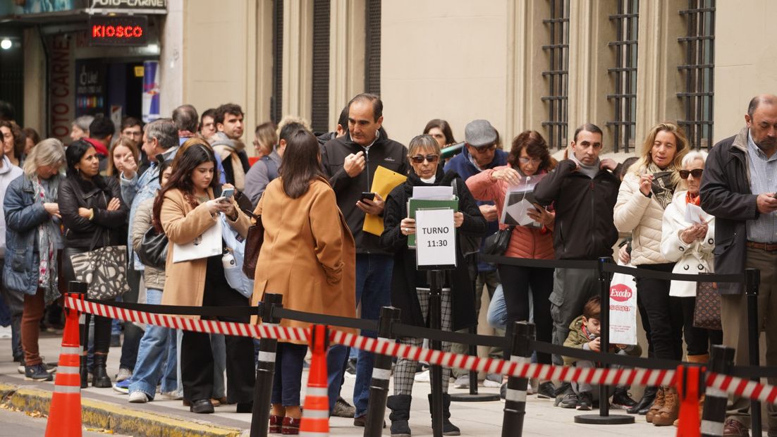 Los letrados del Congreso rechazan una treta de Sumar para dar validez al fraude del Gobierno en la 'ley de nietos'