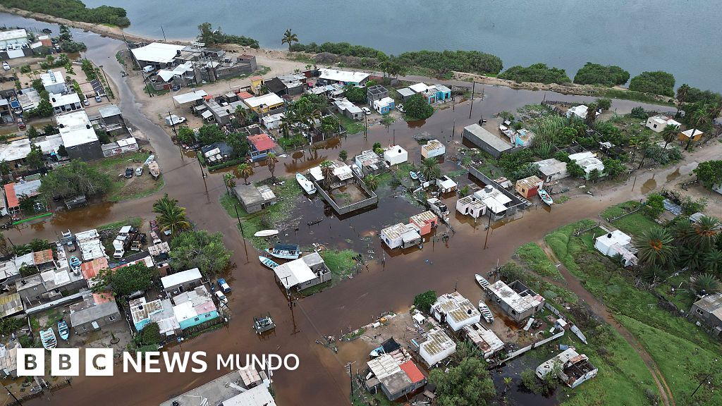 El huracán Polo toca tierra dos veces en México con intensas lluvias que no han causado víctimas