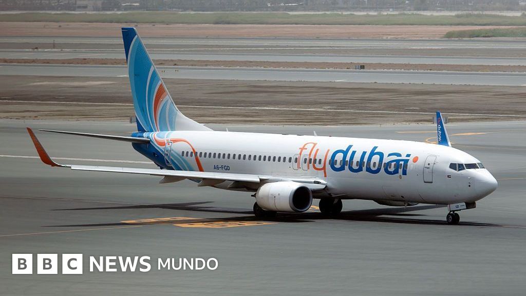 "Todos los pasajeros gritaban": un avión rumbo a Israel es desviado tras una presunta pelea entre pilotos en la que uno fue apuñalado