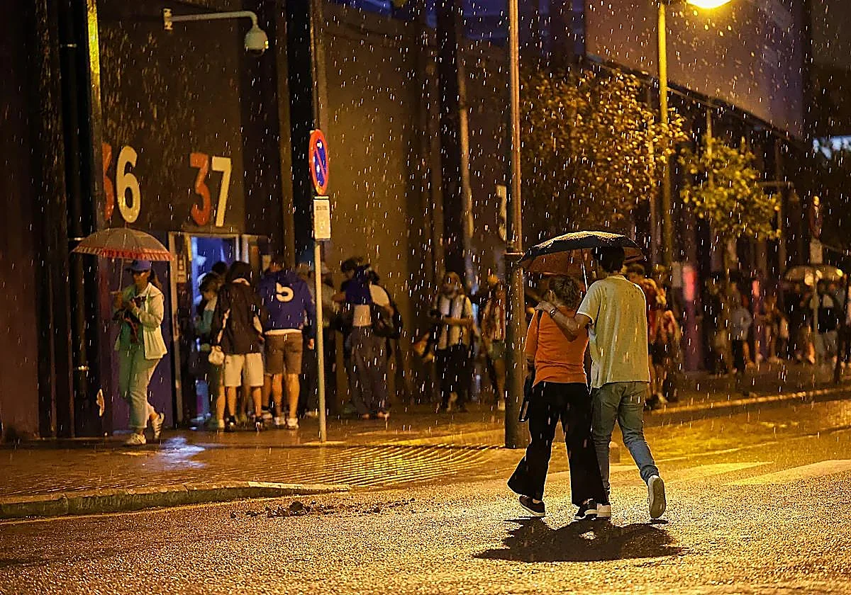 Valencia suspende clases y cierra parques ante la nueva alerta por fuertes lluvias
