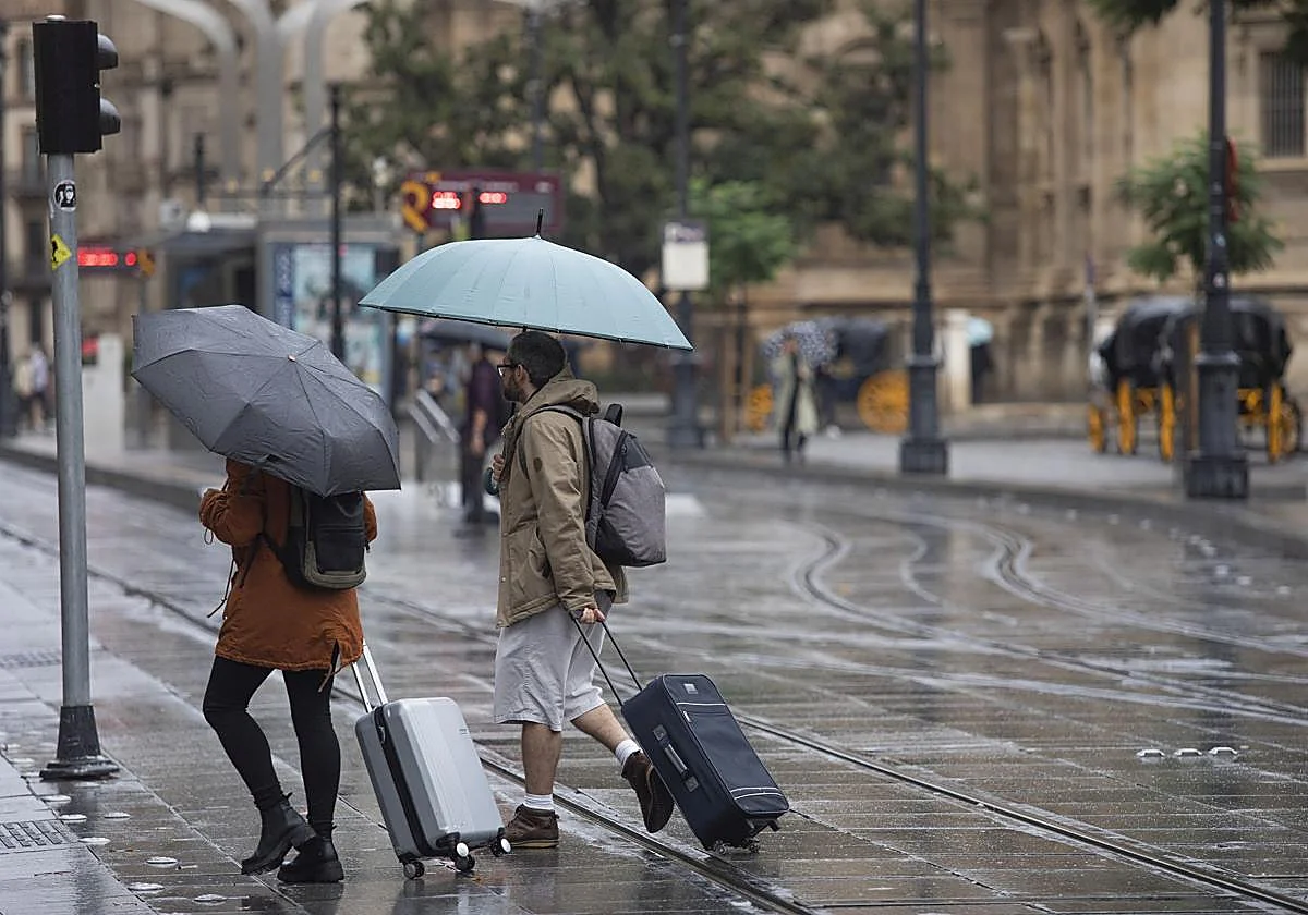 Las lluvias y tormentas ponen en aviso naranja a cinco comunidades