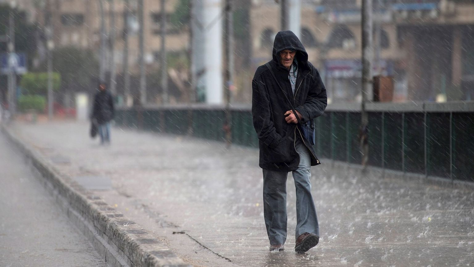 El tiempo en España y última hora de la Aemet: Avisos por peligro extremo de lluvias y alerta roja en Valencia, en directo