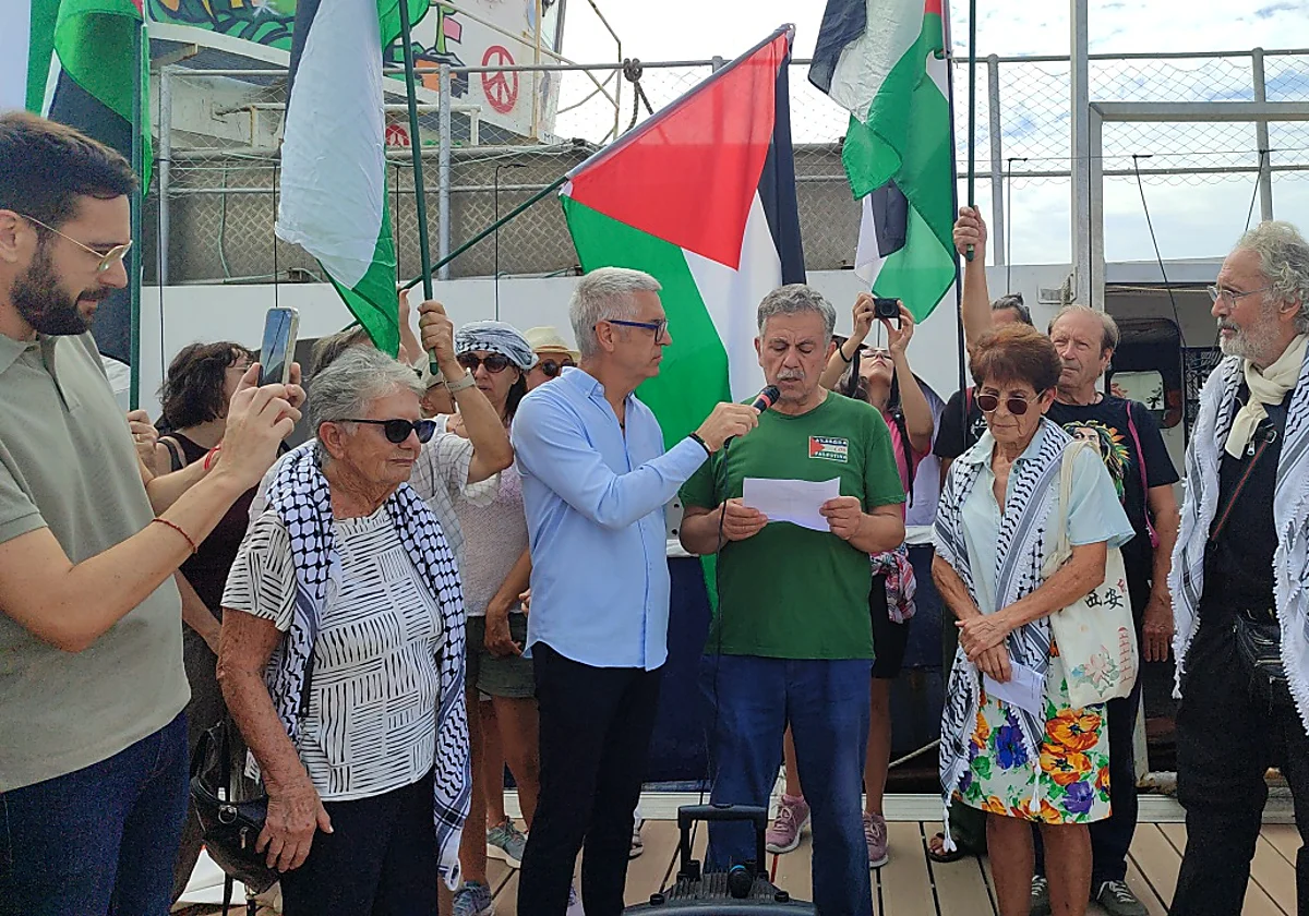 La Flotilla de la Libertad vuelve a Caleta de Vélez rumbo a Gaza con el barco Kate