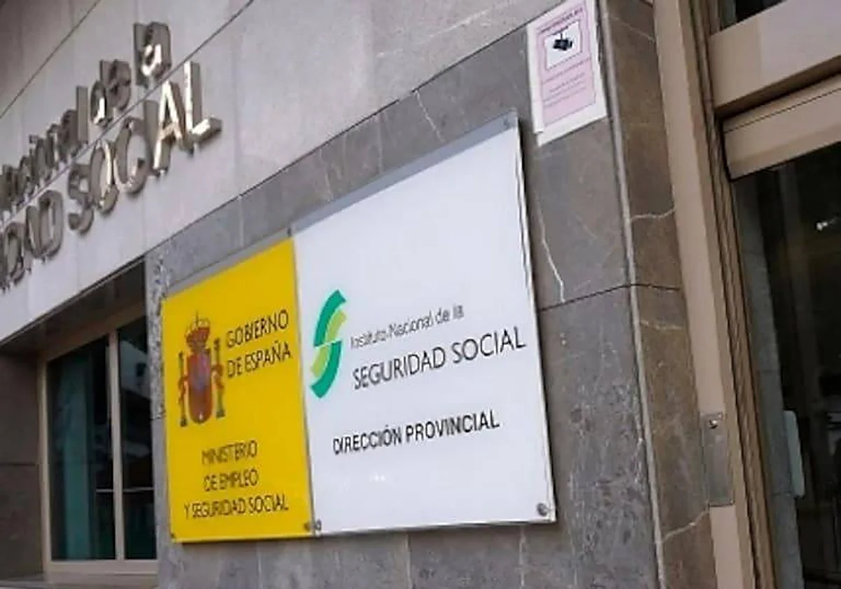 Alerta de la Seguridad Social por un nuevo fraude por SMS: así consiguen tus datos bancarios
