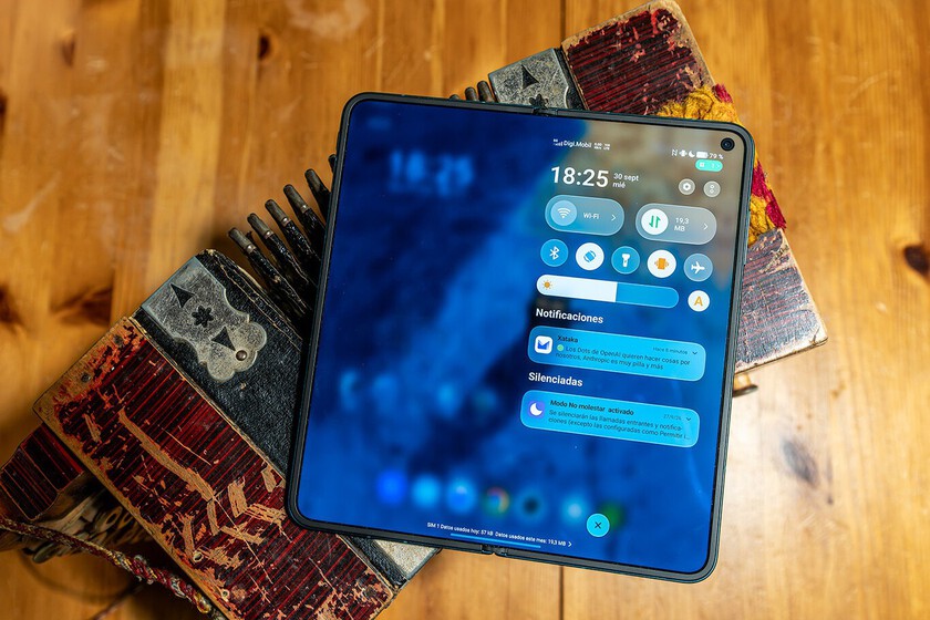 Ya disponible el Vivo X Fold6, un nuevo plegable que no renuncia a tener una batería enorme y un sistema de cámaras sobresalientes