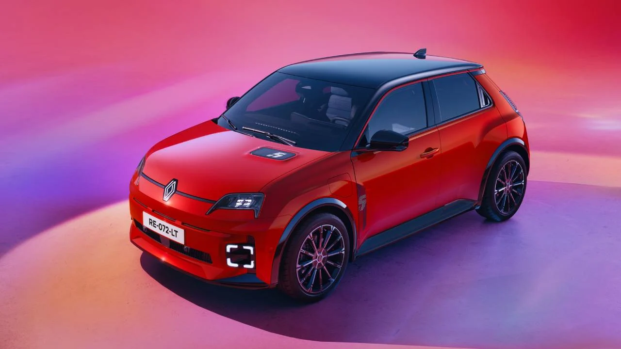 El Renault 5 eléctrico gana autonomía y ya tiene precio en España, pero su versión más barata tendrá que esperar
