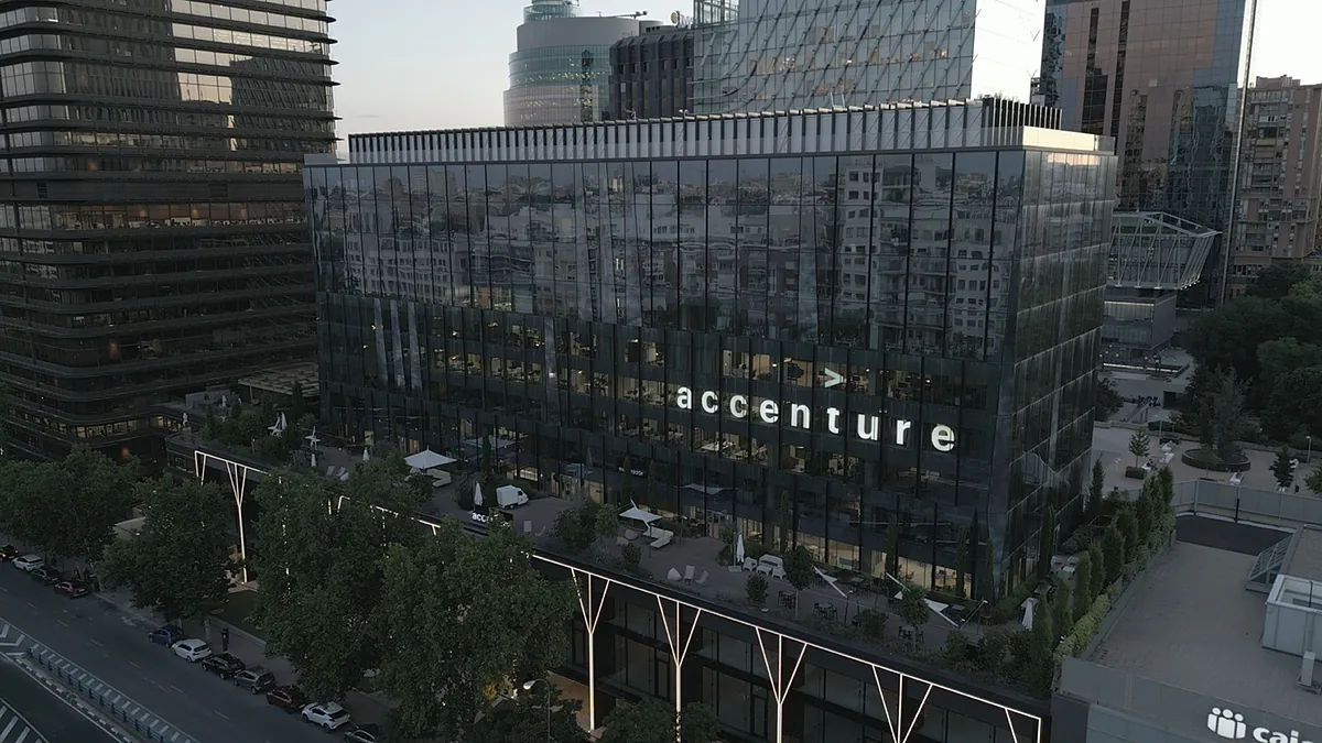 Accenture crece un 5% y cierra su año fiscal con una facturación de 65.743 millones de euros