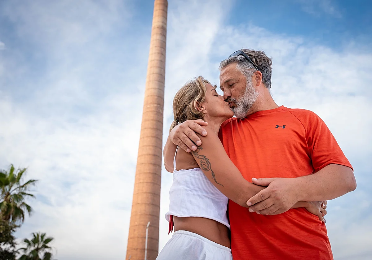 El Ayuntamiento de Málaga repondrá la placa con la historia de los enamorados en la Torre Mónica