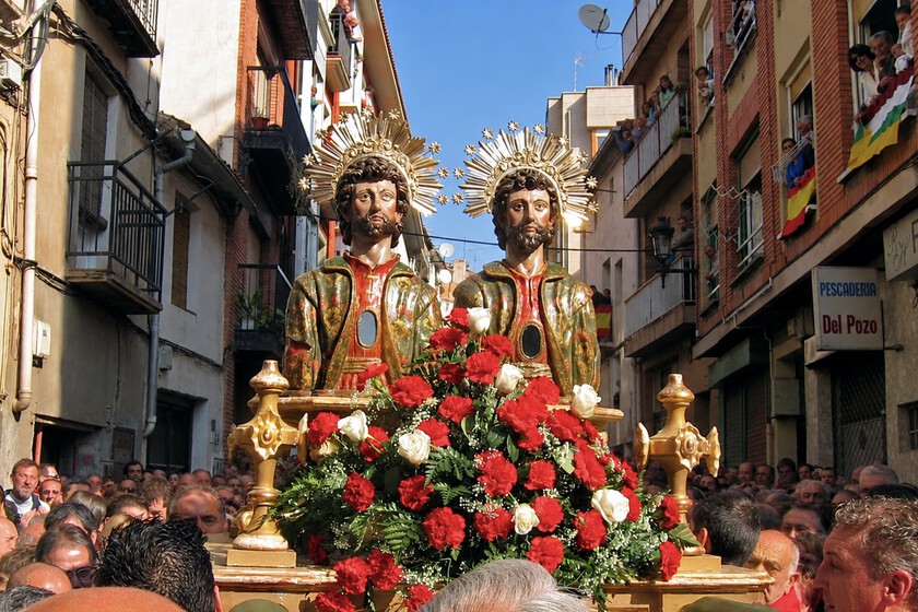 Un pueblo de Navarra lleva siglos intentando robar dos santos a un pueblo de La Rioja. El pasado domingo lo han vuelto a intentar