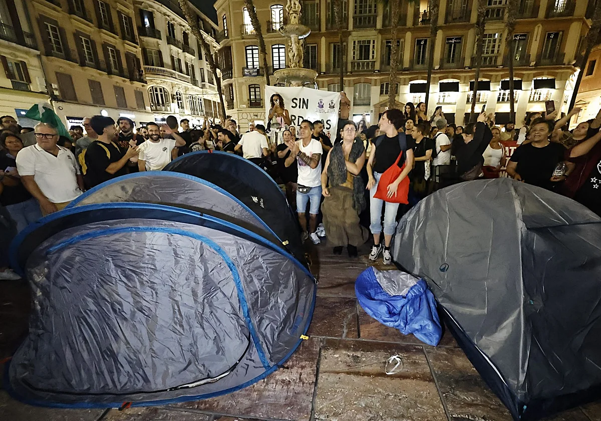 Tormenta política acerca de la actuación policial en la acampada en plaza de la Constitución