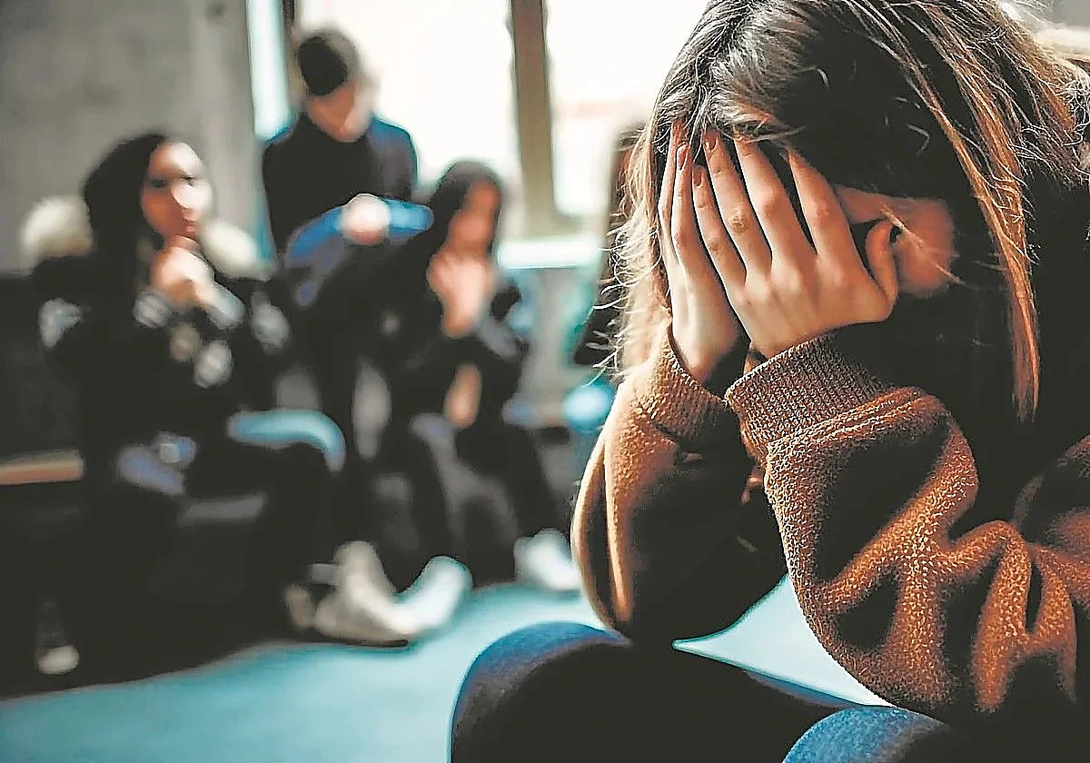 Acoso escolar en Málaga: dos menores amenazaron de muerte y hostigaron a una compañera hasta que dejó de salir de casa