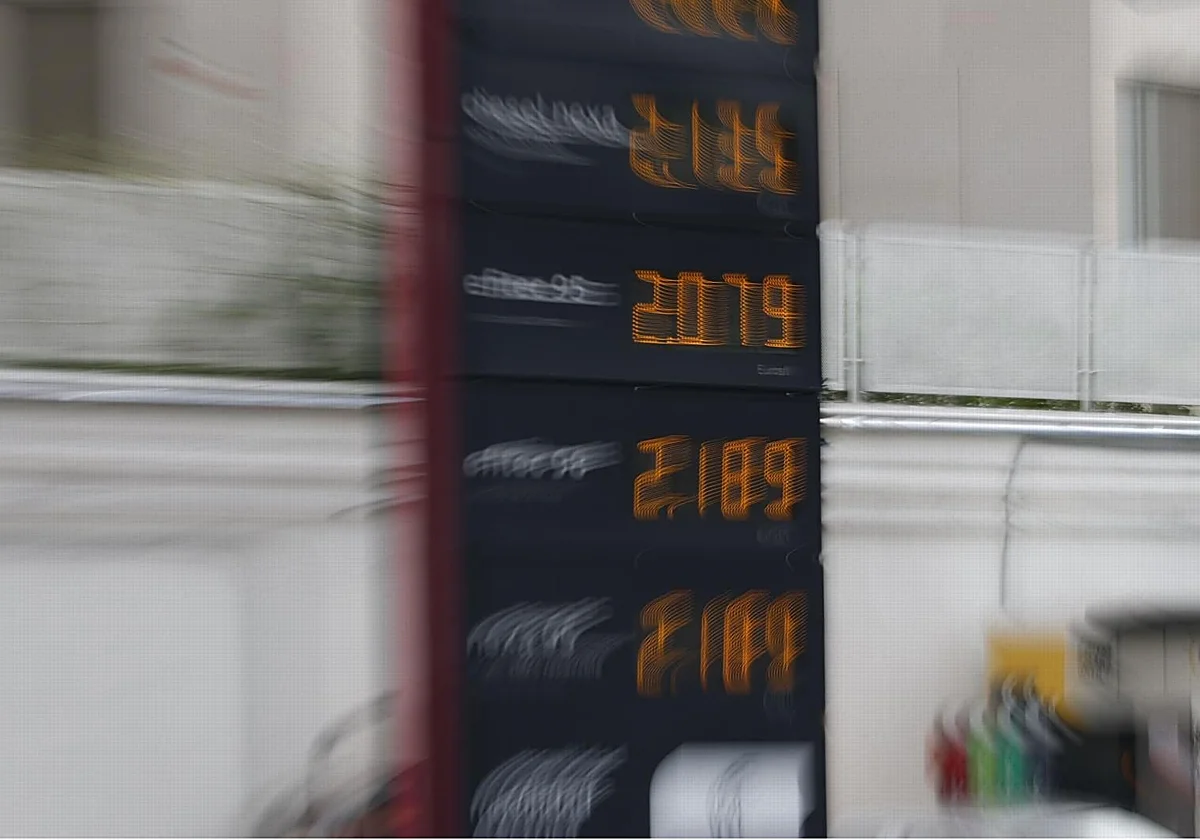 Más de 260 gasolineras incumplen la obligación de notificar sus precios a Competencia desde la guerra en Irán